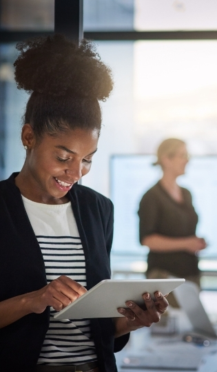 femme-tablette-mobile